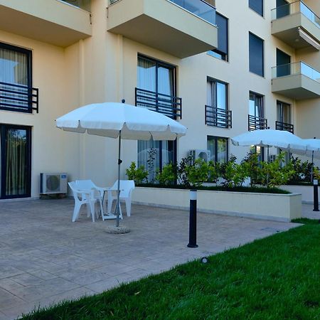 The Blue Wave Hotel Himare Exteriör bild