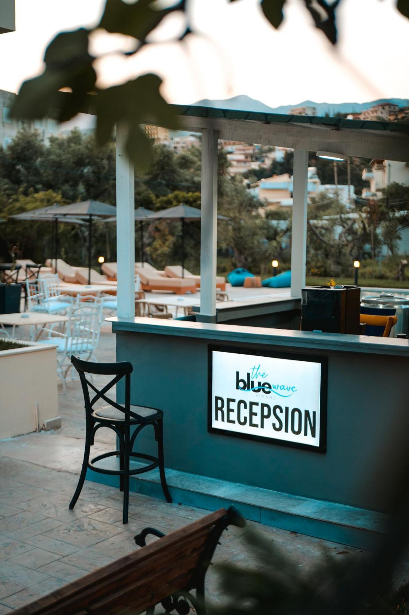 The Blue Wave Hotel Himare Exteriör bild