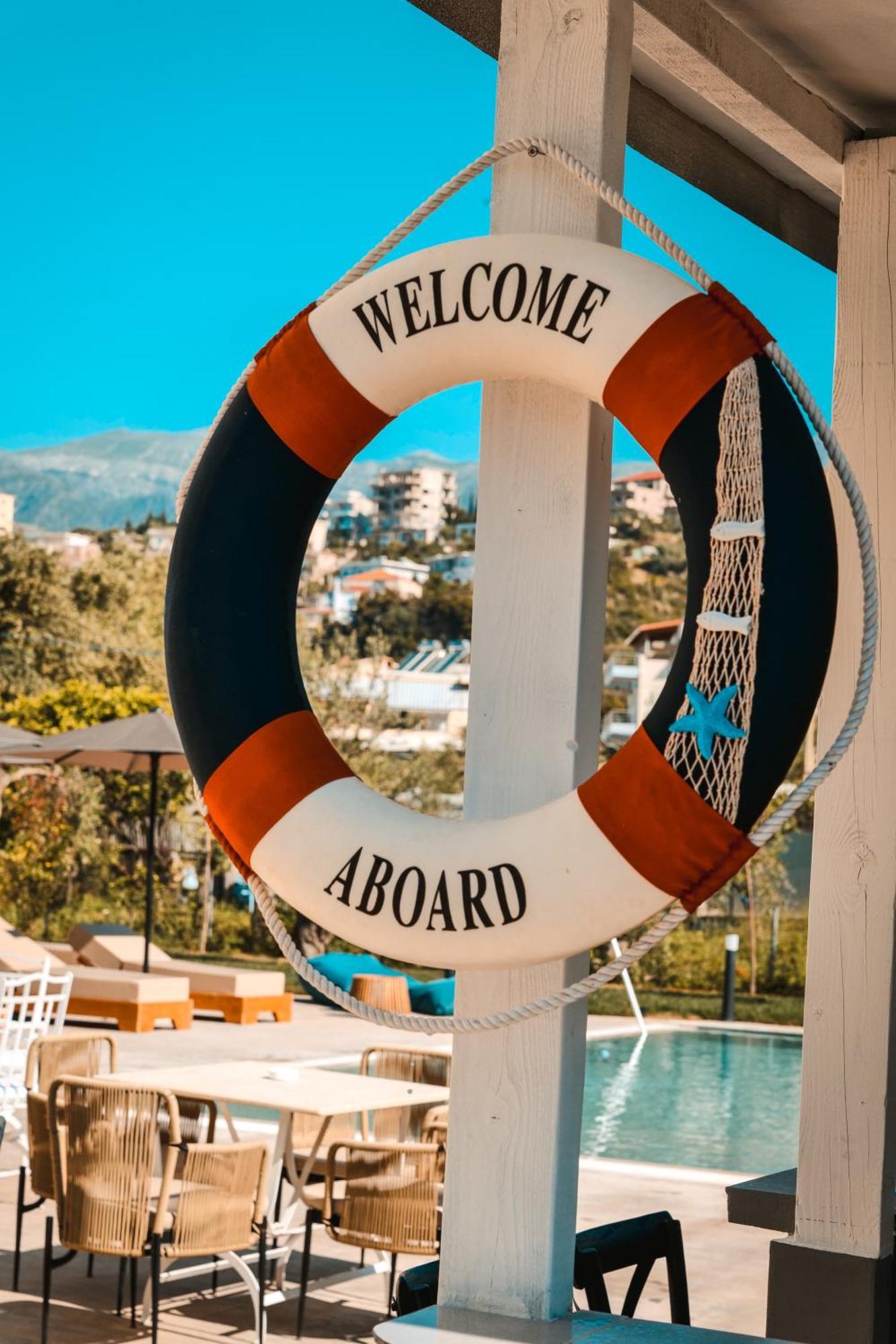 The Blue Wave Hotel Himare Exteriör bild